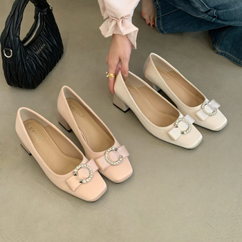 Pantofi Mary Jane cu vârf pătrat, partea superioară din mătase, toc gros mediu (3-6 cm), design cu partea superioară joasă, talpă PU.