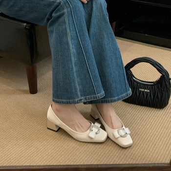 Pantofi Mary Jane cu vârf pătrat, partea superioară din mătase, toc gros mediu (3-6 cm), design cu partea superioară joasă, talpă PU.