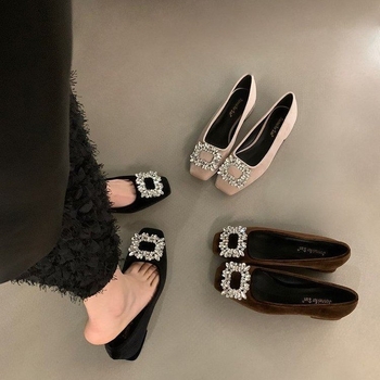 Ženske ravne loafers s rhinestones ukrasom, zaobljeni vrh, mat gornji sloj, PU ulošak, gumeni potplat.