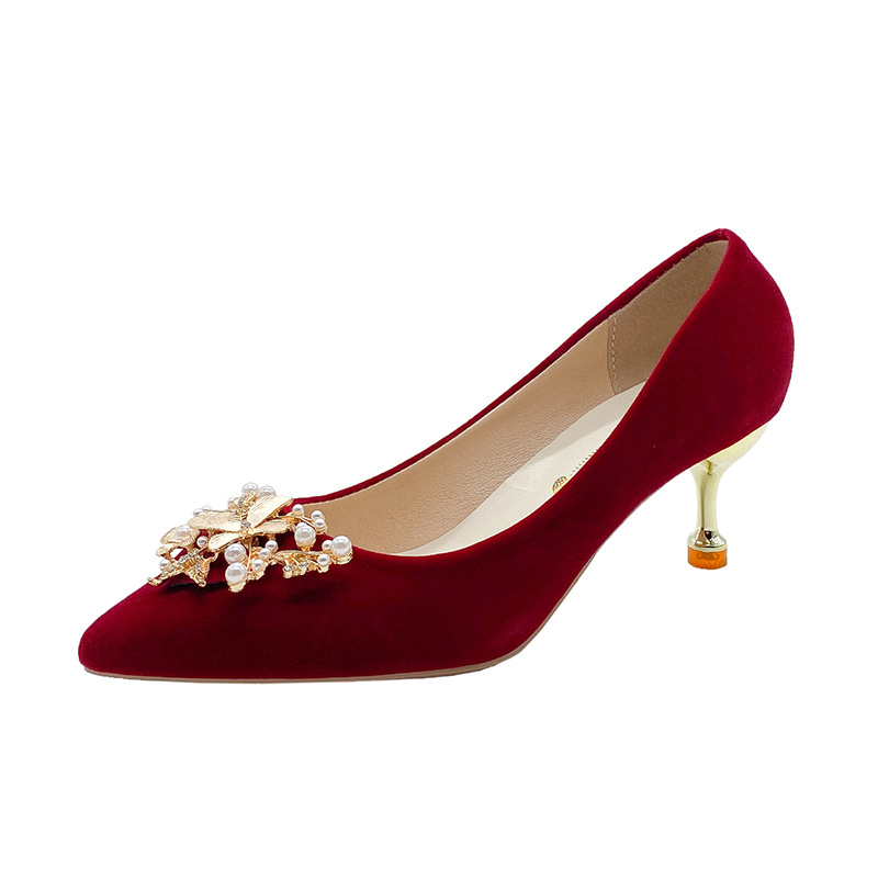 Vjenčane salonke na petu, oštar nos, nubuk gornji dio, stiletto petu 3-5 cm, gumeni potplat