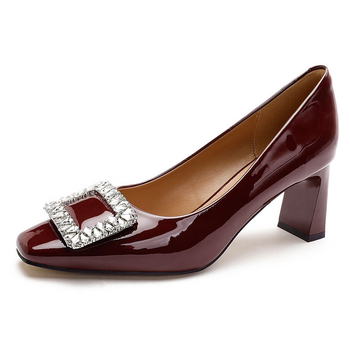 Visoke pete s kvadratnim nosom - crvene vjenčane cipele (Visina potpetice: 6-8 cm; Oblik potpetice: široka; Materijal đona: guma; Vanjski materijal: umjetna koža; Uložak: PU)