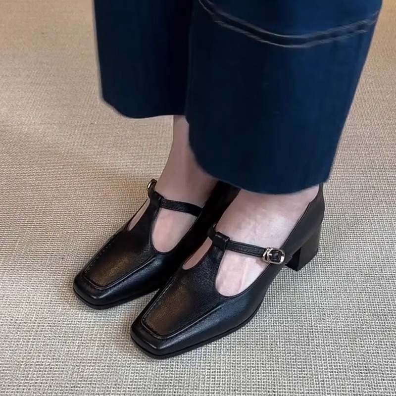 Mary Jane cipők bőrből, belső juhbőr, négyszögletes orrú, csattal záródó