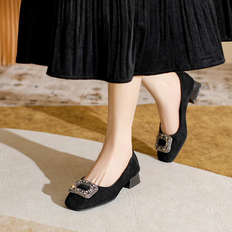 Ženske ravne cipele s kvadratnim vrhom, zamšeni gornji dio, slip-on, niski pet 1–3 cm, gumena potplat