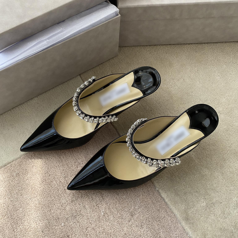 Strasszos orrú, egypántos magas sarkú szandál, tehénbőr felsőrésze, 6-8 cm sarok