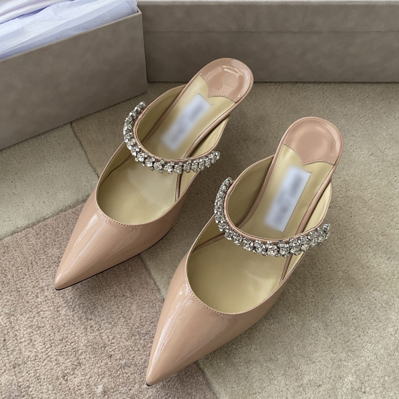 Strasszos orrú, egypántos magas sarkú szandál, tehénbőr felsőrésze, 6-8 cm sarok