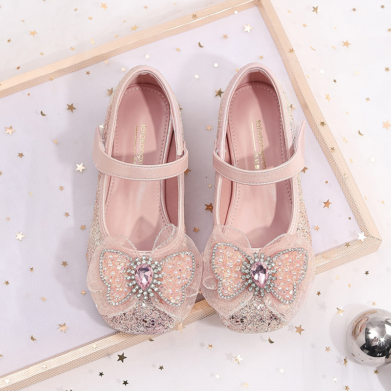 Mergaitėms plokščiapadės su Velcro užsegimu; viršus iš mikropluošto odos; vidus iš odos; PU įdėklas