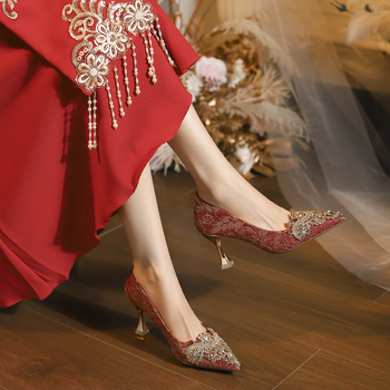 Pantofi de mireasă pentru femei, vârf ascuțit, toc înalt 6–8 cm, partea superioară Xiuhe, branț PU, talpă din cauciuc