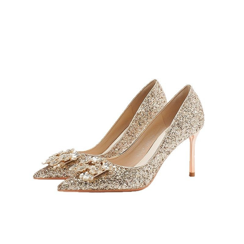 Pantofi de banchet pentru mireasă, vârf ascuțit, partea superioară cu glitter, design simplu cu deschidere redusă, toc 6–8 cm