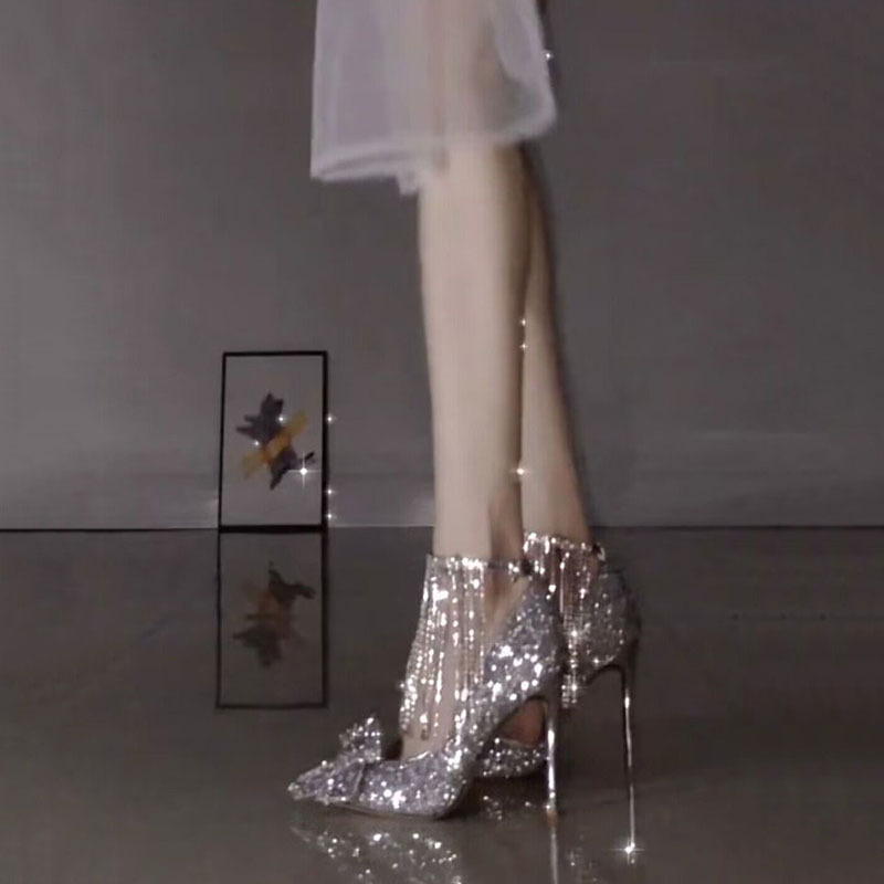 Pantofi dama cu toc înalt, vârf ascuțit, toc subțire, funda cu lanț și cristale, 6-8 cm