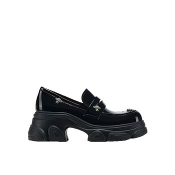 Loafers od kože, okrugli vrh, debeli 6–8 cm peta, gumena potplata