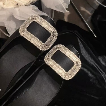 Mary Jane cipők satin felsőrésszel, négyzetes orrú, középtok 3-6 cm, bélés juhbőr