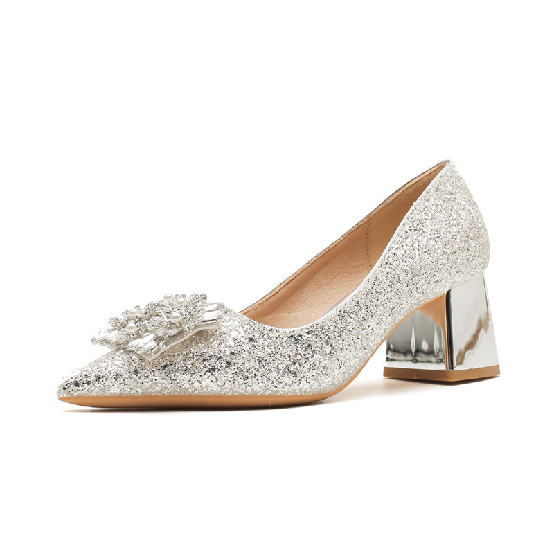 X201-A5 Tömör sarkú cipő köves és flitteres díszítéssel, esküvőre/banketre, kényelmes és lélegző, hegyes orr (Pointed Toe; Glitter sequins vamp; Mid-height chunky heel 3-5 cm; Rubber sole)