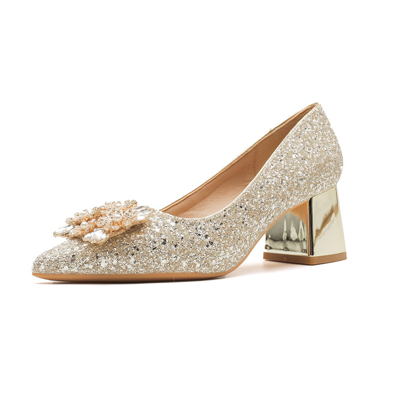 X201-A5 Tömör sarkú cipő köves és flitteres díszítéssel, esküvőre/banketre, kényelmes és lélegző, hegyes orr (Pointed Toe; Glitter sequins vamp; Mid-height chunky heel 3-5 cm; Rubber sole)