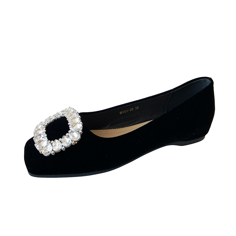 Női lapos cipő négyzetes orrú, velúr felsőrész, gumi talp, alacsony sarok (3 cm alatt)