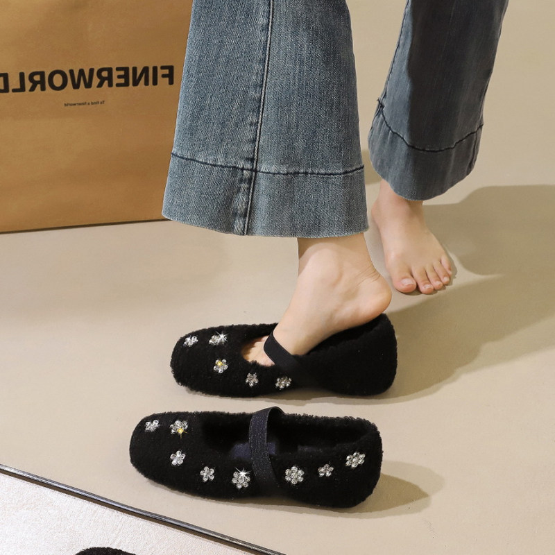 Ženske ravne cipele s ukrasom cvijeta od kristala, Francuski stil, okrugli vrh, gornji dio od umjetnog pliša, podstava od umjetnog kratkog pliša, unutarnje povećanje visine 3–6 cm, gumasti potplat, jednostavno za obuvanje