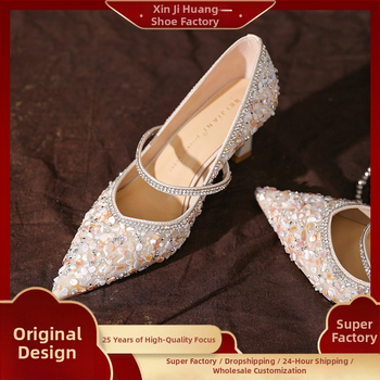 Dámske svadobné topánky, špičatý nos, vrchný materiál mikrovlákno, 6-8 cm vysoký podpätok, stielka z ovčej kože, gumená podrážka