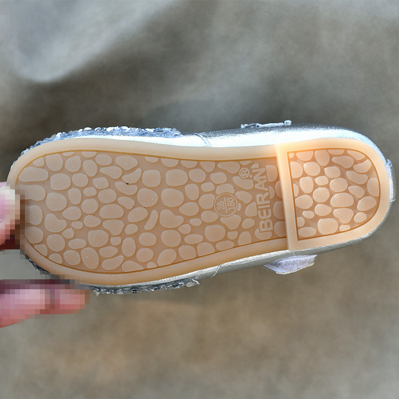 Mergaitėms kristaliniai bateliai su blizgučiais, Velcro užsegimas, viršus Ultrafilm oda, vidus iš kiaulės odos, EVA įdėklas, plastikinė padas