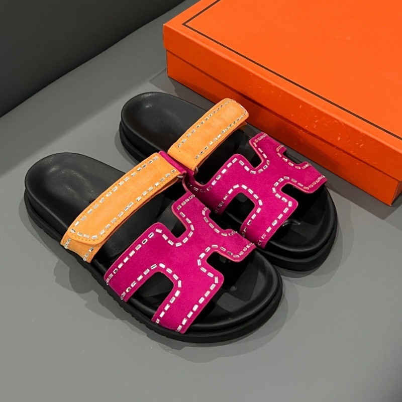 Sandale Velcro pentru femei – partea superioară și căptușeala din piele de oaie, talpă din cauciuc, vârf rotund