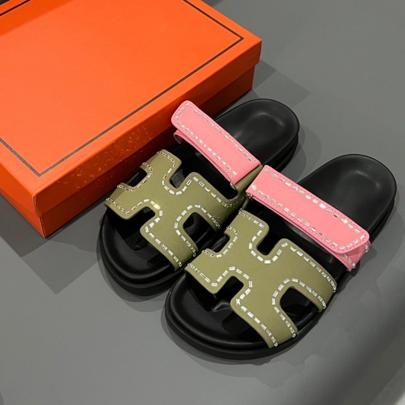 Sandale Velcro pentru femei – partea superioară și căptușeala din piele de oaie, talpă din cauciuc, vârf rotund