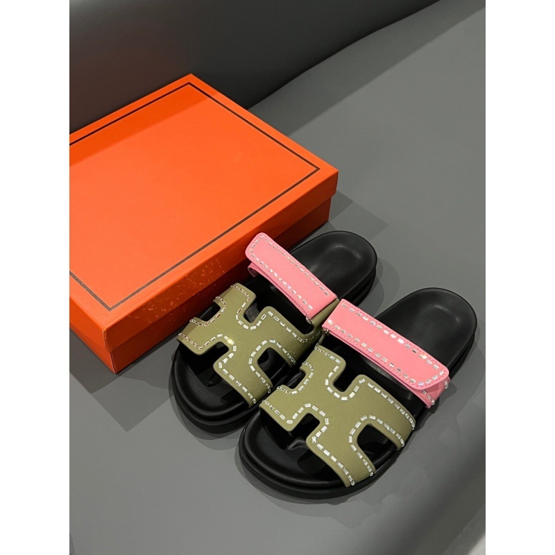 Sandale Velcro pentru femei – partea superioară și căptușeala din piele de oaie, talpă din cauciuc, vârf rotund