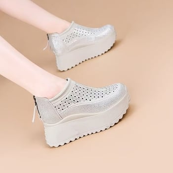 Ženské športové sandále, vrchná časť zo super vlákna, guľatý nos, zapínanie šnúrkami a zadným zipsom, 7 cm hrubá podrážka, platforma