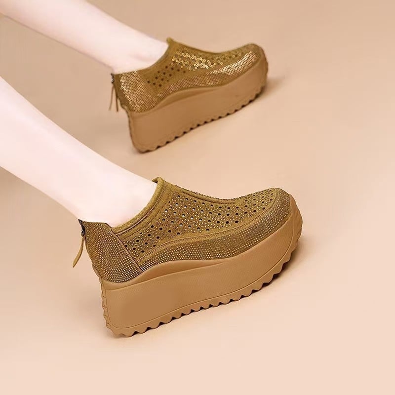 Ženské športové sandále, vrchná časť zo super vlákna, guľatý nos, zapínanie šnúrkami a zadným zipsom, 7 cm hrubá podrážka, platforma