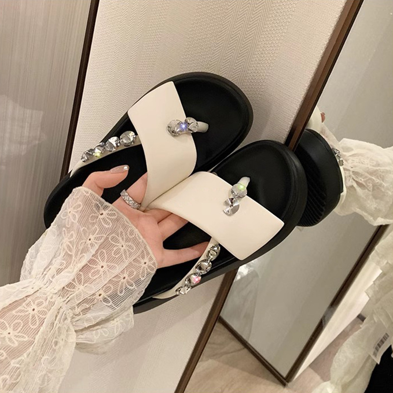 Satenske plažne sandale s rhinestone klipom za prst, debeli PU potplat, ženske ljetne sandale