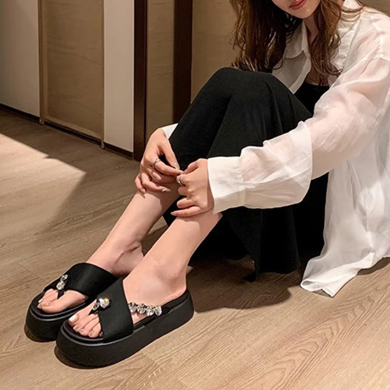 Satenske plažne sandale s rhinestone klipom za prst, debeli PU potplat, ženske ljetne sandale