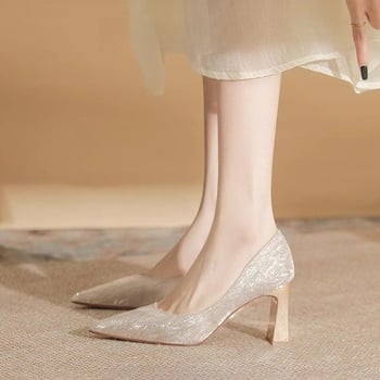 Dámske svadobné topánky, špičatý nos, vysoký podpätok 6–8 cm, PU vrchný materiál, gumová podrážka