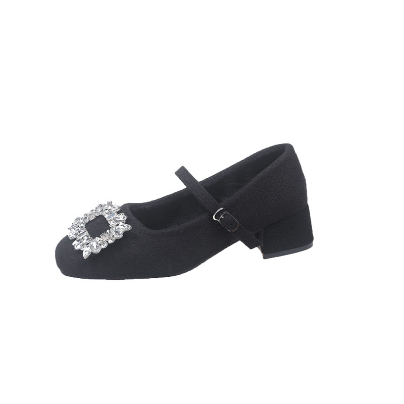 Mary Jane cipele s okruglim nosom, velur gornji dio, gumena potplata, visina pete 3–6 cm