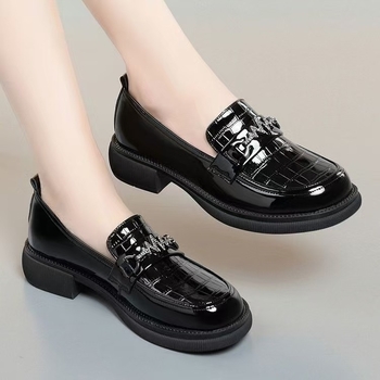Ženske loafers od mekane koze, okrugli vrh, PU gornji dio, PU uložak, gumeni potplat, srednji debeli pet 3–6 cm, korejskog stila, lagane i udobne za svakodnevno nošenje.