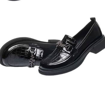 Ženske loafers od mekane koze, okrugli vrh, PU gornji dio, PU uložak, gumeni potplat, srednji debeli pet 3–6 cm, korejskog stila, lagane i udobne za svakodnevno nošenje.