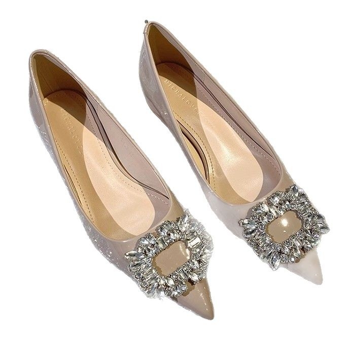 Pantofi dama cu vârf ascuțit, partea superioară PU, decolteu mic, toc mediu 3–5 cm, talpă din cauciuc