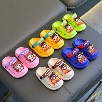 Șlapi de plajă Nezha perforați pentru copii și sugari, unisex, partea superioară din PVC, antiderapante, respirabili, stil desen animat, pentru toate sezoanele