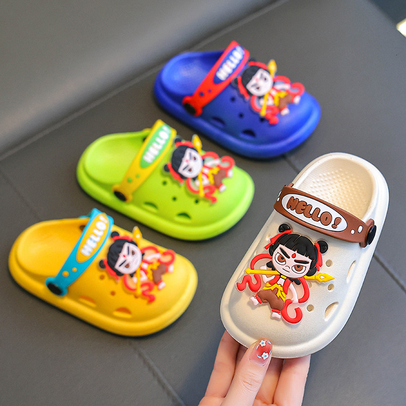 Șlapi de plajă Nezha perforați pentru copii și sugari, unisex, partea superioară din PVC, antiderapante, respirabili, stil desen animat, pentru toate sezoanele