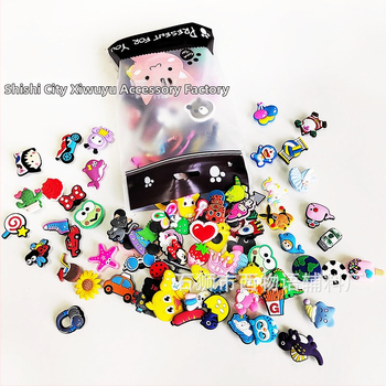 Crocs-stílusú cipővirágok és csatok, PVC DIY kiegészítők, modell HP, egész éves viselésre, más típusú cipőkhöz