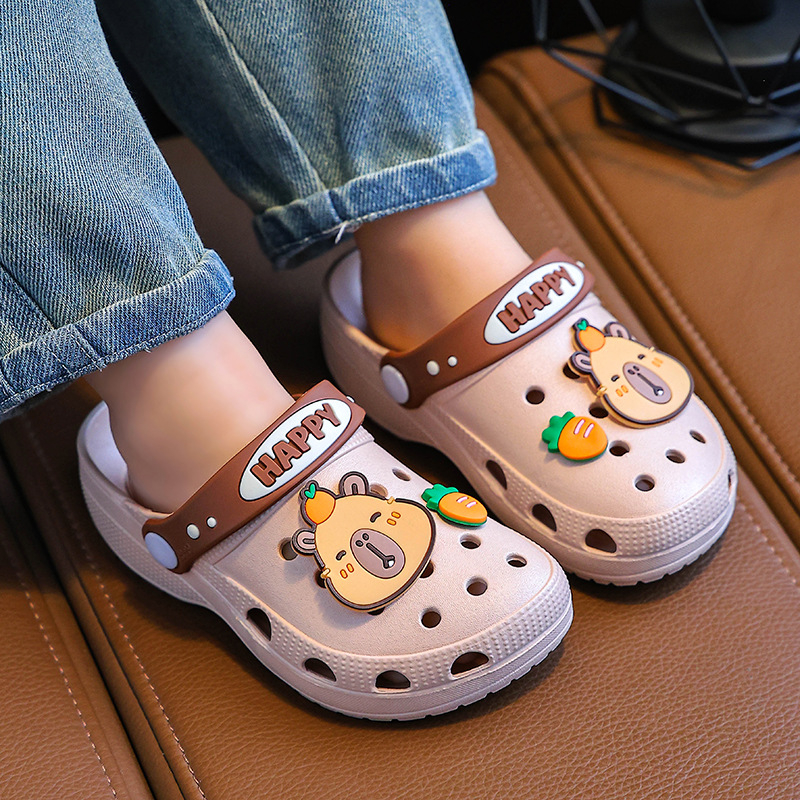 Lyukas gyerekcipő – Slip-On, Cartoon reliefes PVC felsőrész és talp, légáteresztő, csúszásmentes, masszázs, magasság növelő, nyári casual cipő