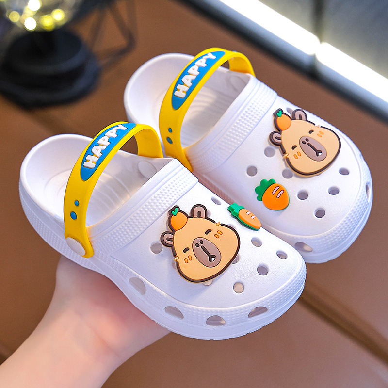 Lyukas gyerekcipő – Slip-On, Cartoon reliefes PVC felsőrész és talp, légáteresztő, csúszásmentes, masszázs, magasság növelő, nyári casual cipő