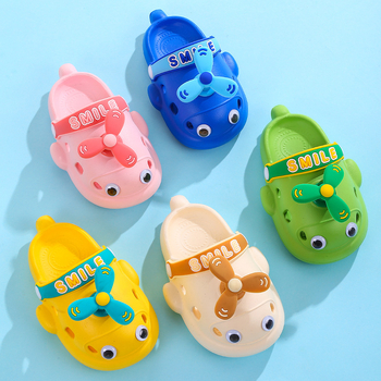 EVA sandale za djecu s rupicama, crtani uzorak, EVA gornji dio i đon, injekcijsko oblikovanje, brzo sušenje, protuklizno