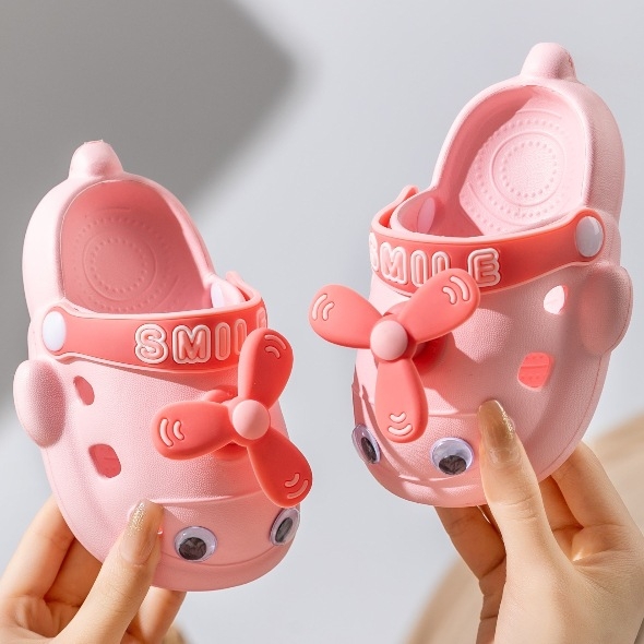 EVA sandale za djecu s rupicama, crtani uzorak, EVA gornji dio i đon, injekcijsko oblikovanje, brzo sušenje, protuklizno