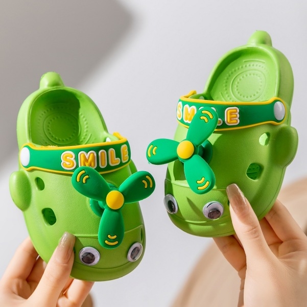 EVA sandale za djecu s rupicama, crtani uzorak, EVA gornji dio i đon, injekcijsko oblikovanje, brzo sušenje, protuklizno