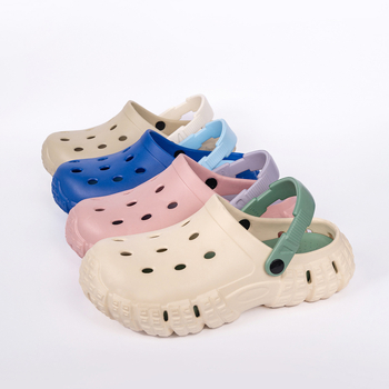 Crocs unisex din EVA pentru interior și exterior, impermeabile.