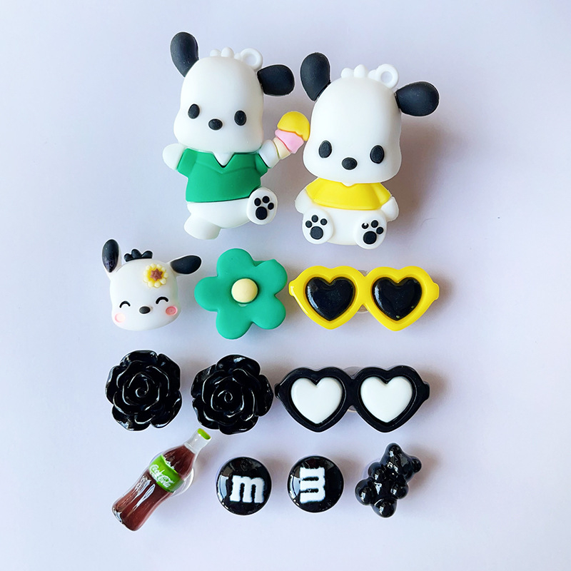 Crocs-stílusú cipőfelszerelés – 3D plüss kutyás charm, levehető kapocs csat, alkalmas papucsokhoz és szandálokhoz (kód Xy-d031)