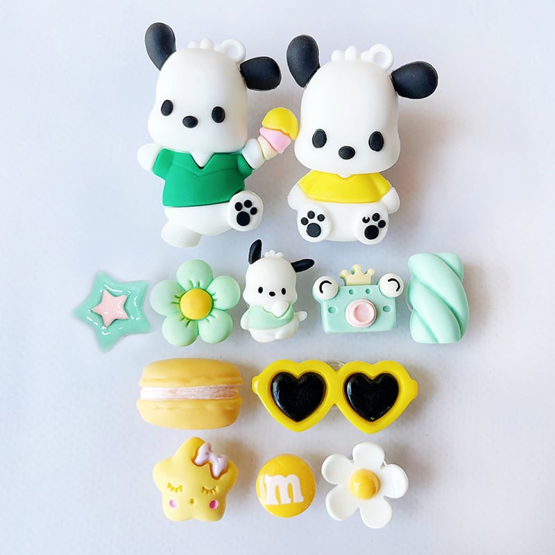 Crocs-stílusú cipőfelszerelés – 3D plüss kutyás charm, levehető kapocs csat, alkalmas papucsokhoz és szandálokhoz (kód Xy-d031)