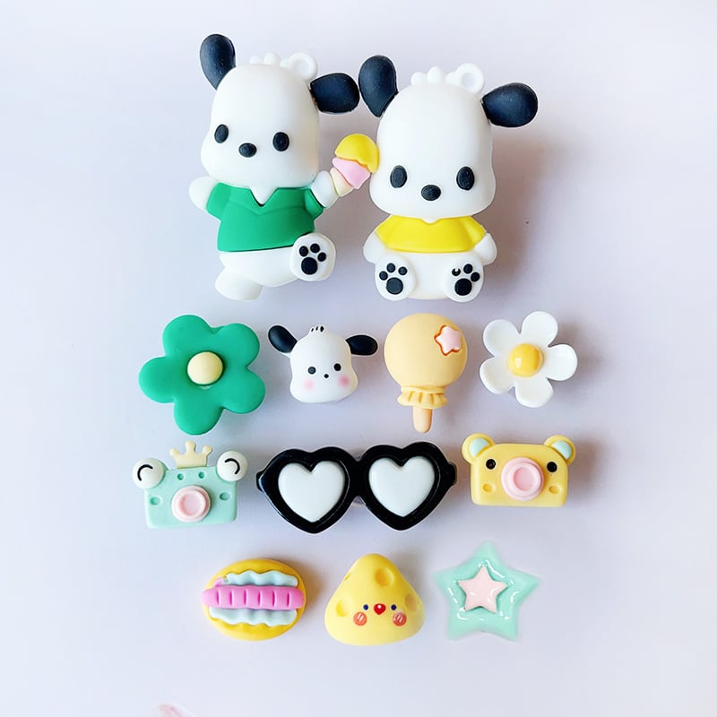 Crocs-stílusú cipőfelszerelés – 3D plüss kutyás charm, levehető kapocs csat, alkalmas papucsokhoz és szandálokhoz (kód Xy-d031)