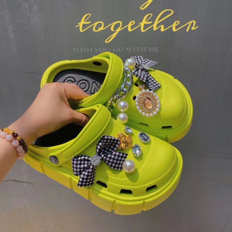 Cipőcsat dísz virágmotívummal — DIY dekoráció cipőkhöz különböző típusokhoz, tavasz