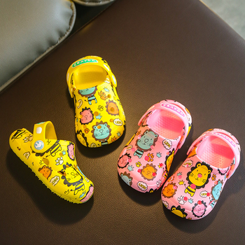 Vaikų uždaryto piršto šlepetės vasarai, 1–3 metų, plastikinė viršutinė dalis, plastikinė padas, vidaus ir lauko naudojimui, animacinis stilius, lytiškai neutrali