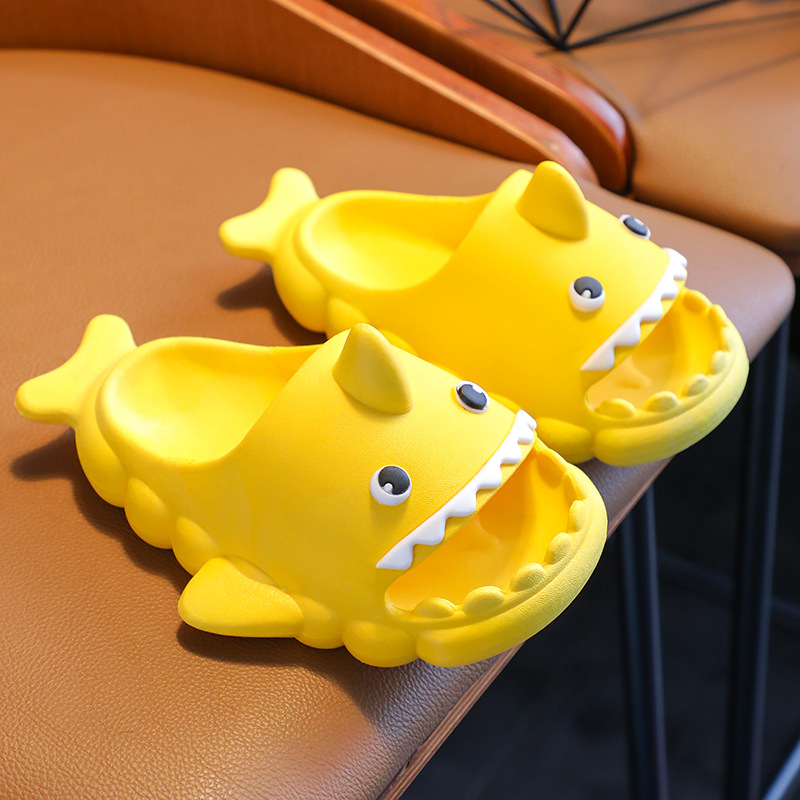 Vaikų vidaus šlepetės su animaciniu dizainu, neslidus padas, minkštas padas, PVC viršus, tinka 4–16 metų vaikams