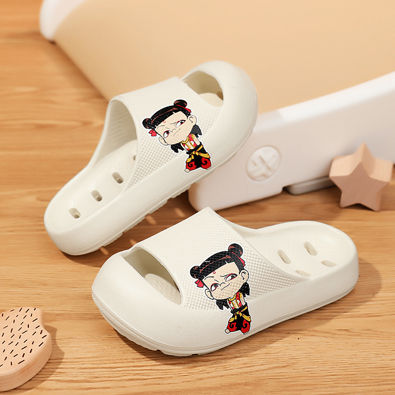 Unisex EVA šlepetės dušui su perforuota viršutine dalimi, animacinis motyvas, greitai džiūsta, neslidžios, vaikams ir paaugliams 4–16 m