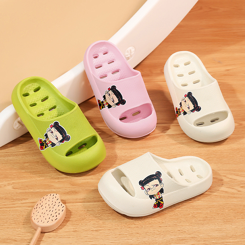 Unisex EVA šlepetės dušui su perforuota viršutine dalimi, animacinis motyvas, greitai džiūsta, neslidžios, vaikams ir paaugliams 4–16 m